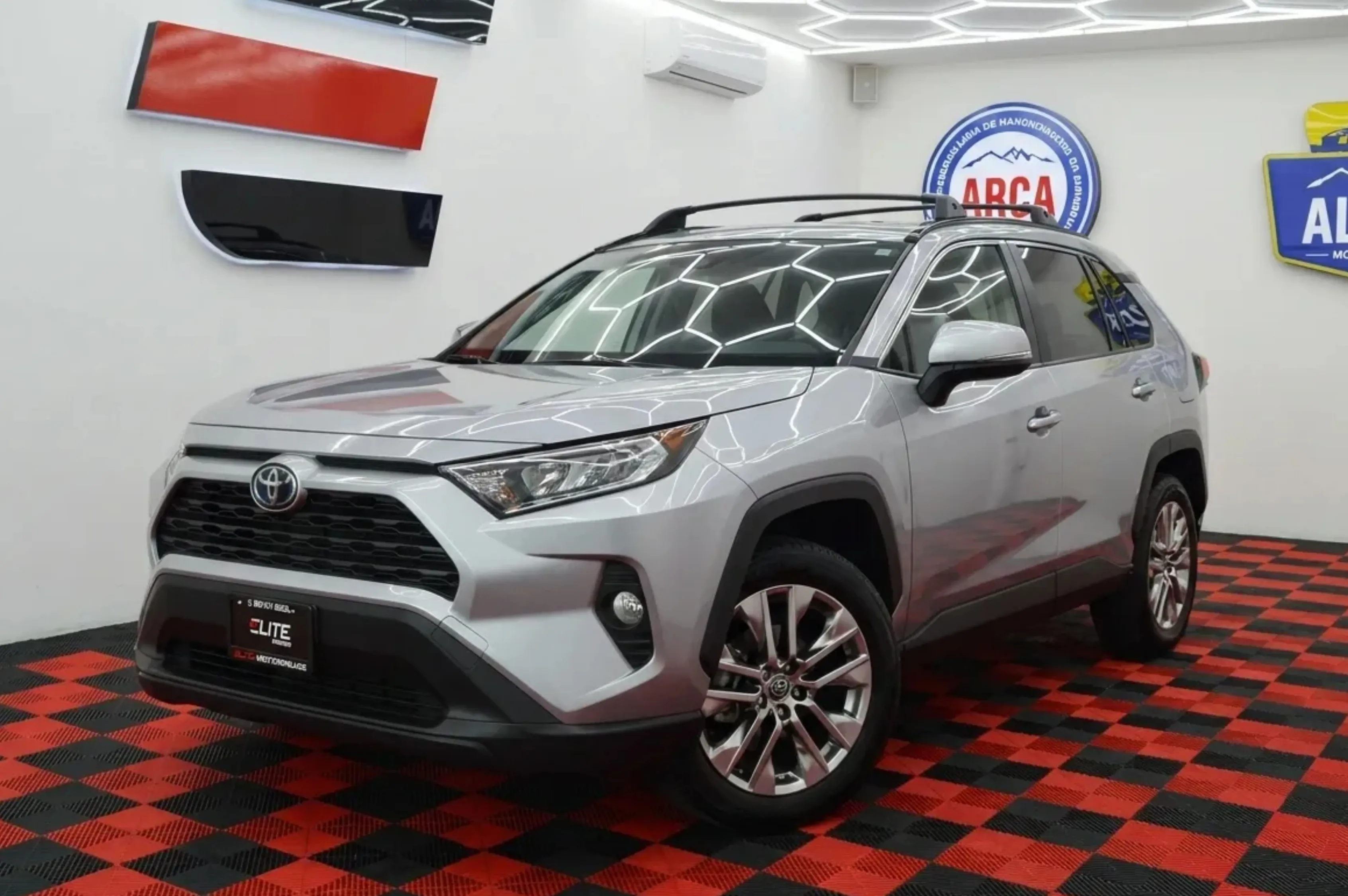 RAV4 XLE FWD