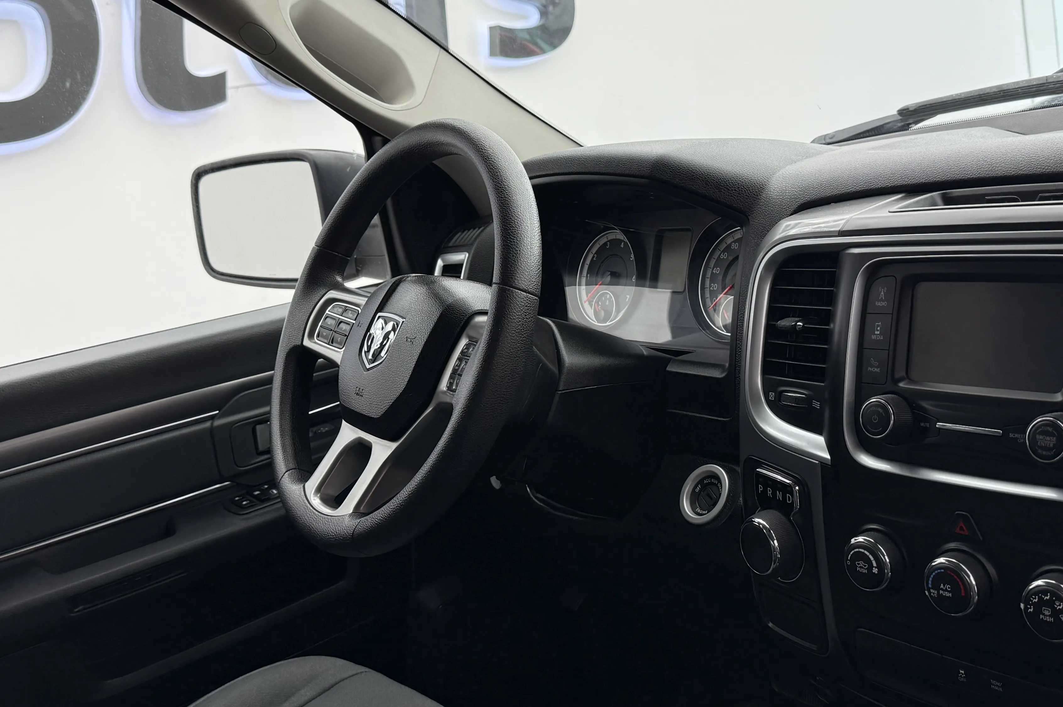 RAM 1500 SLT CREW CAB 2022