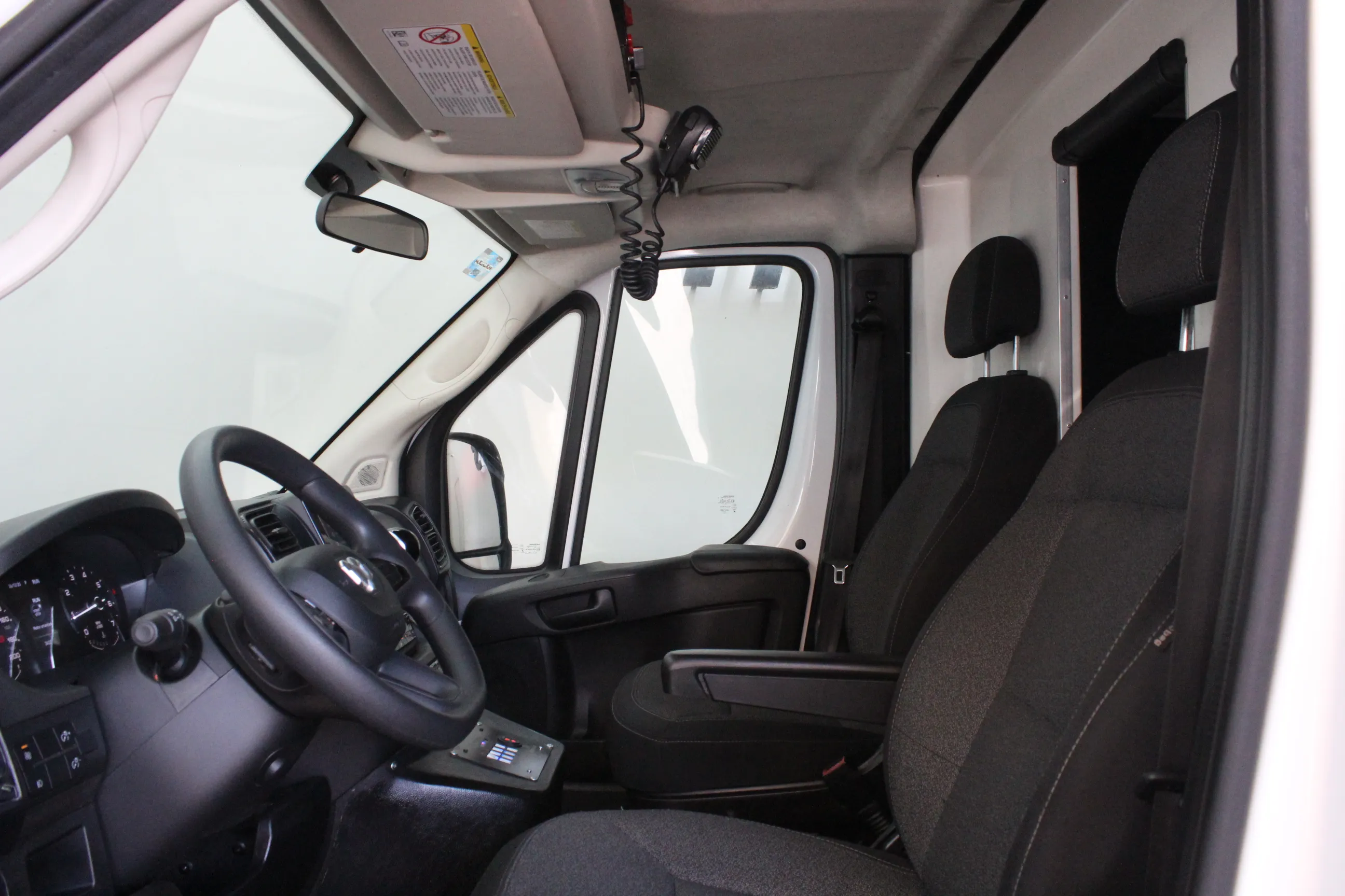 RAM Pro Master Ambulancia 2023