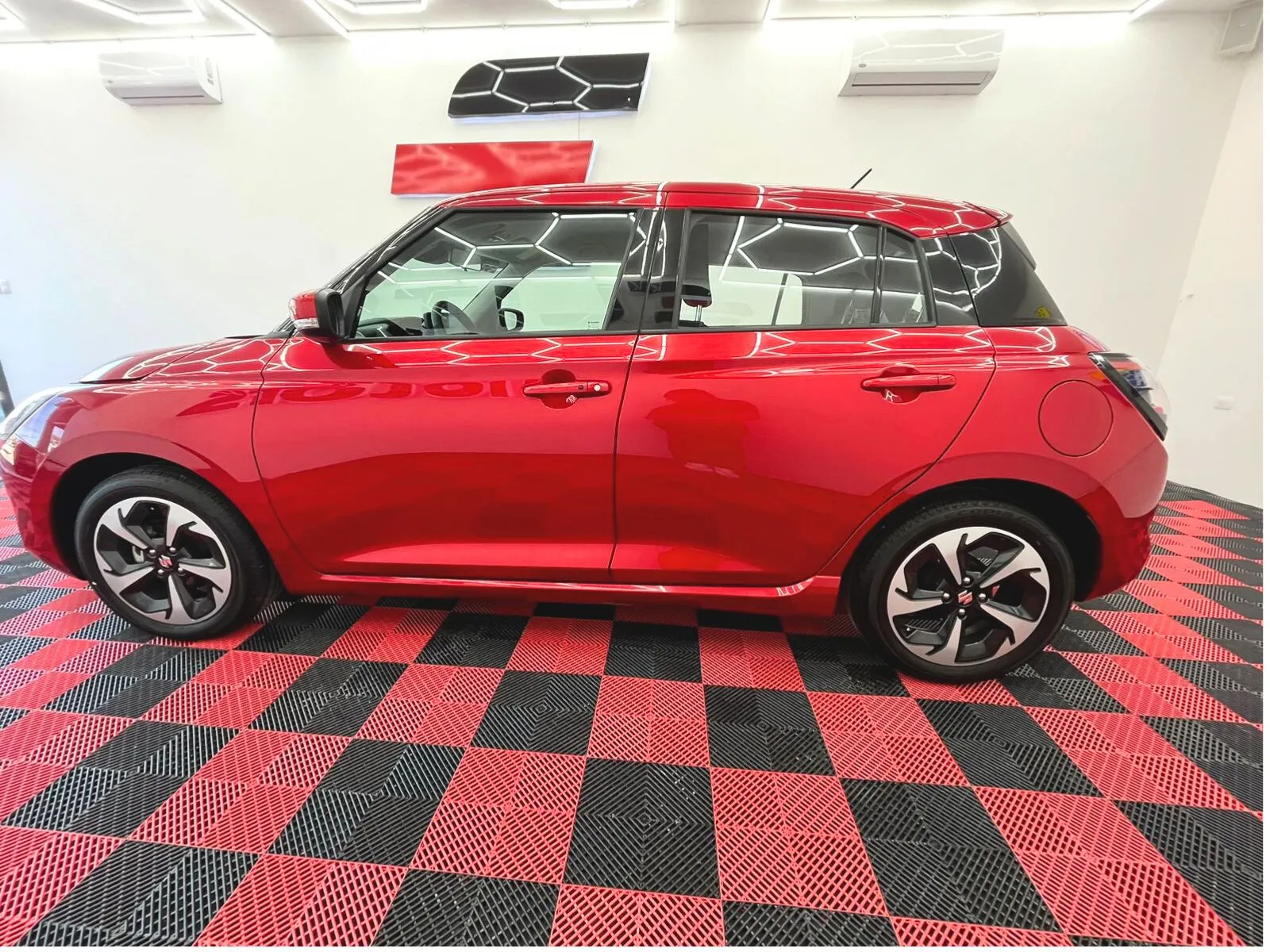Suzuki SWIFT GLX 2025