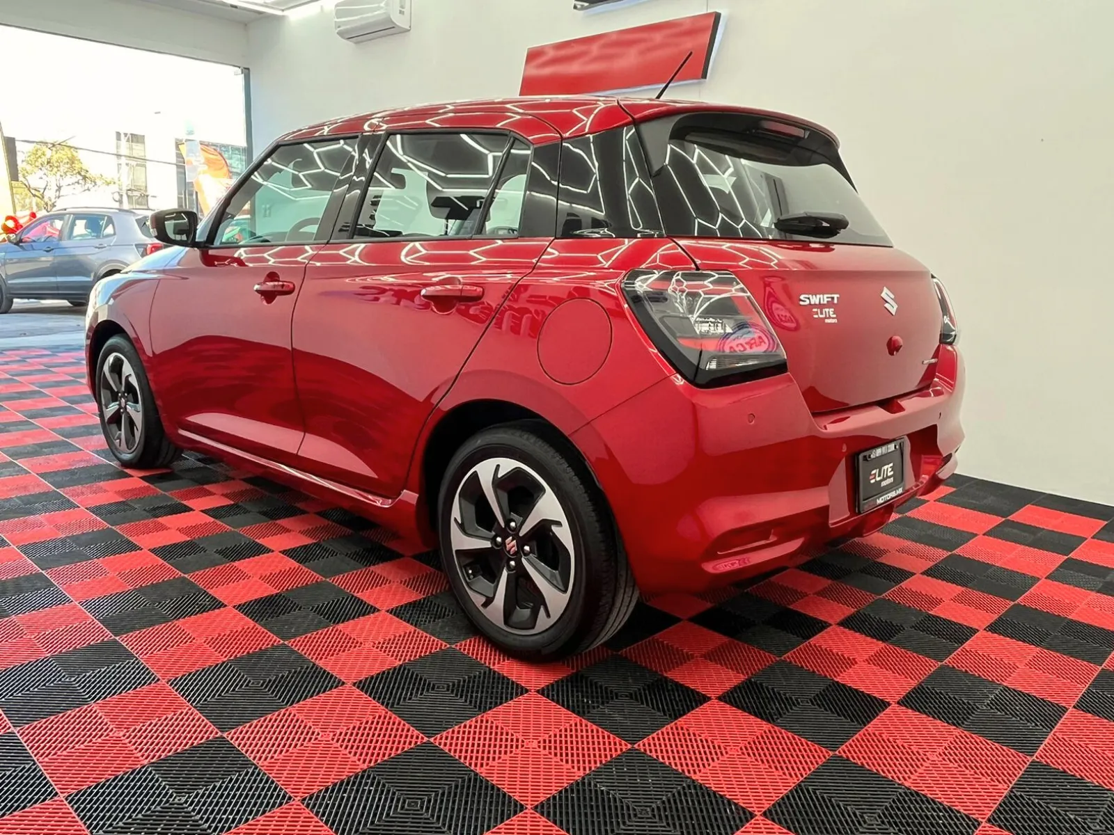 Suzuki SWIFT GLX 2025