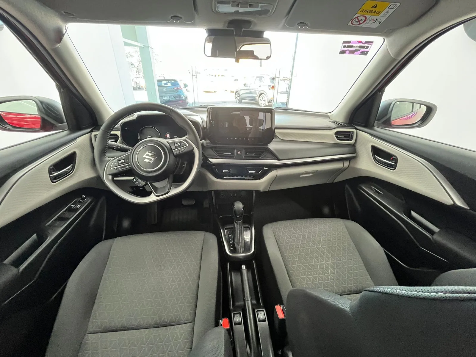 Suzuki SWIFT GLX 2025