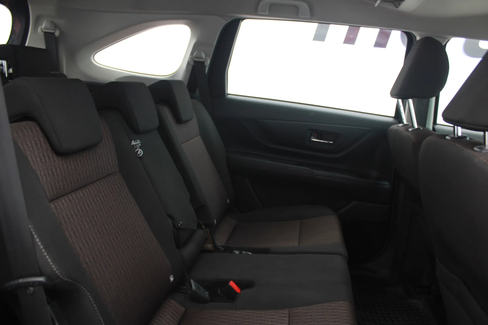 Toyota AVANZA XLE CVT 2023