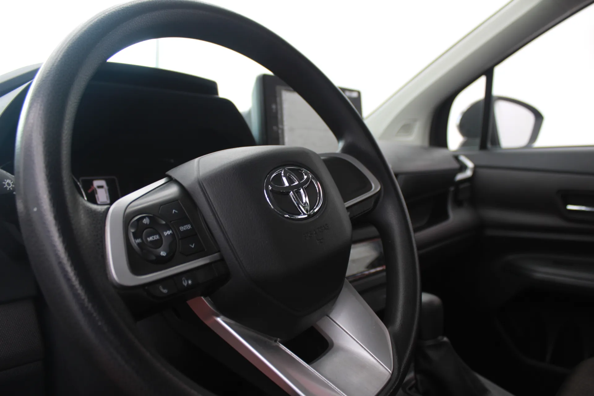 Toyota AVANZA XLE CVT 2023