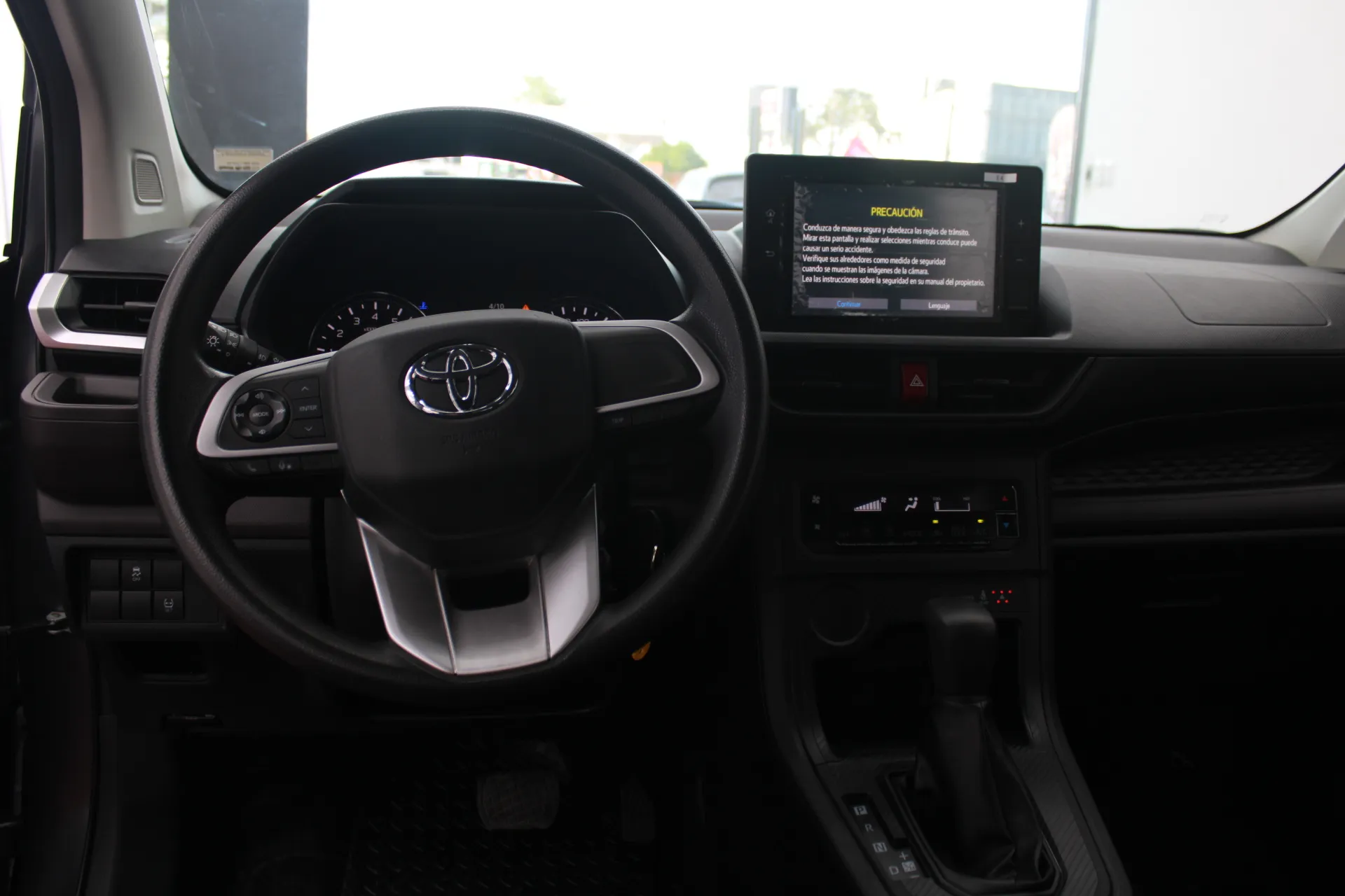 Toyota AVANZA XLE CVT 2023