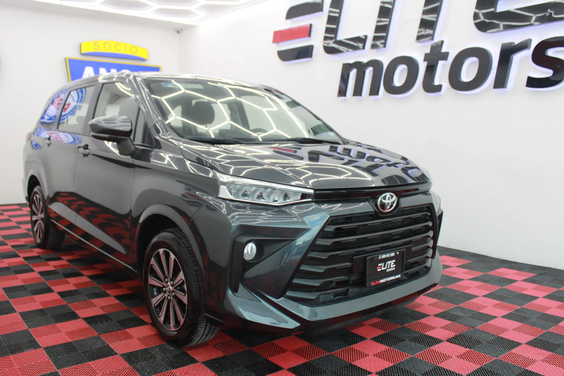 Toyota AVANZA XLE CVT 2023