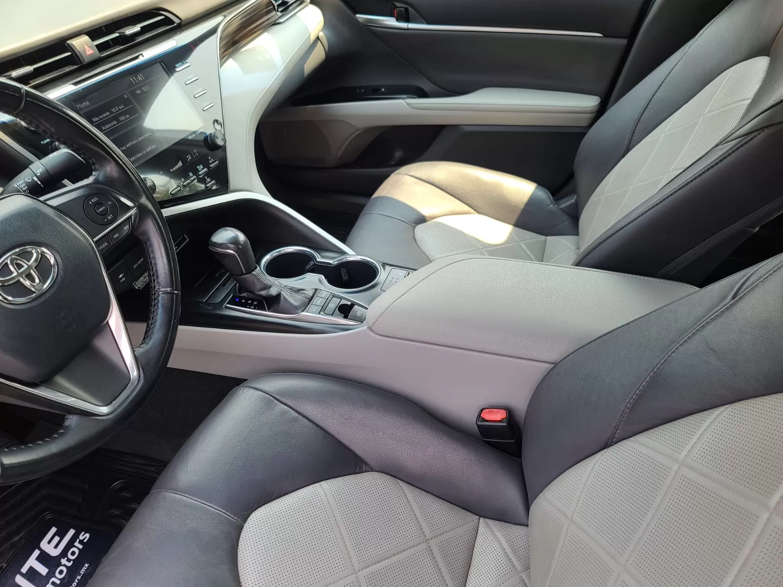 Toyota Camry XLE Navi 2019