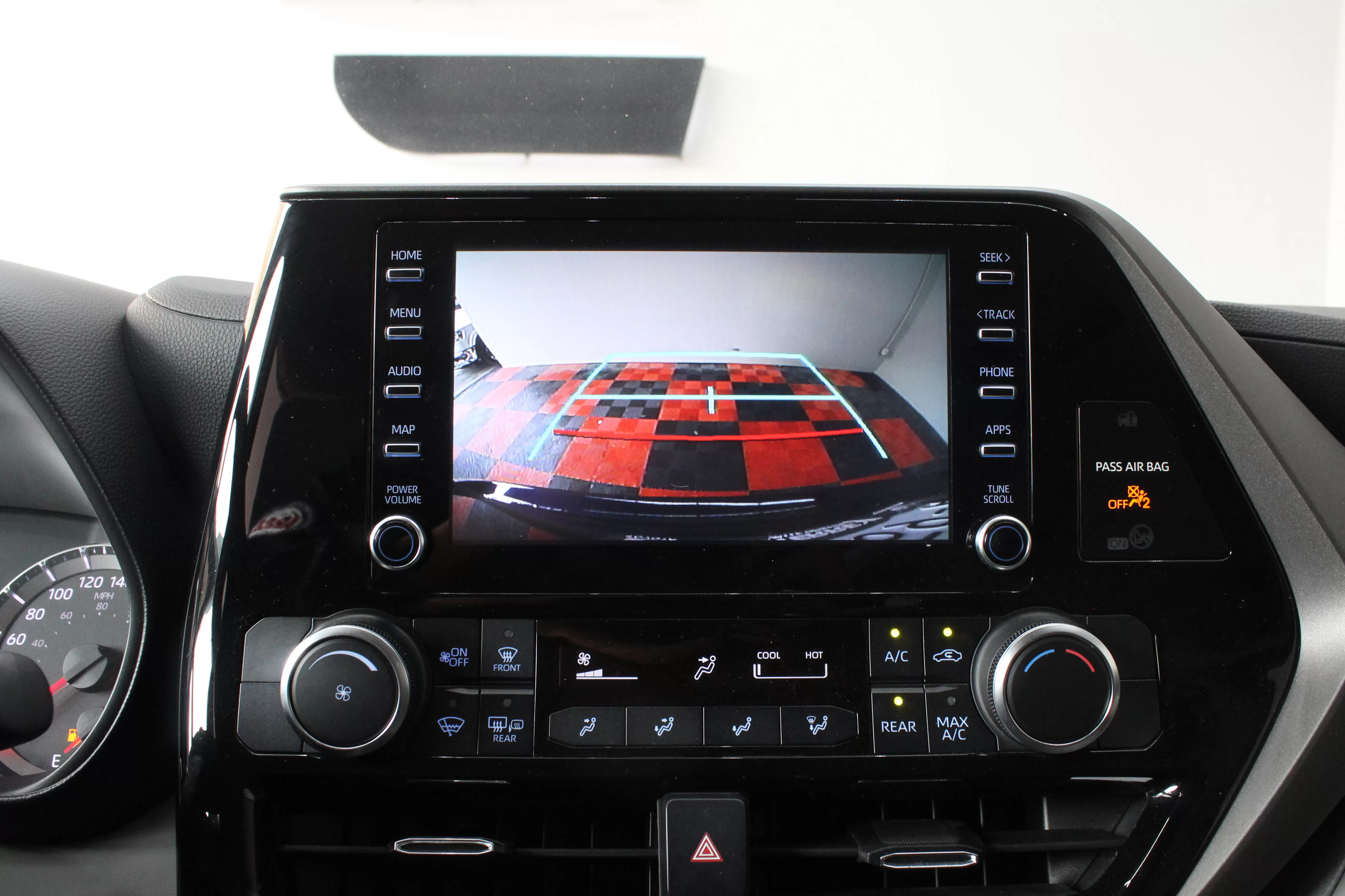 Toyota Highlander LE 2022
