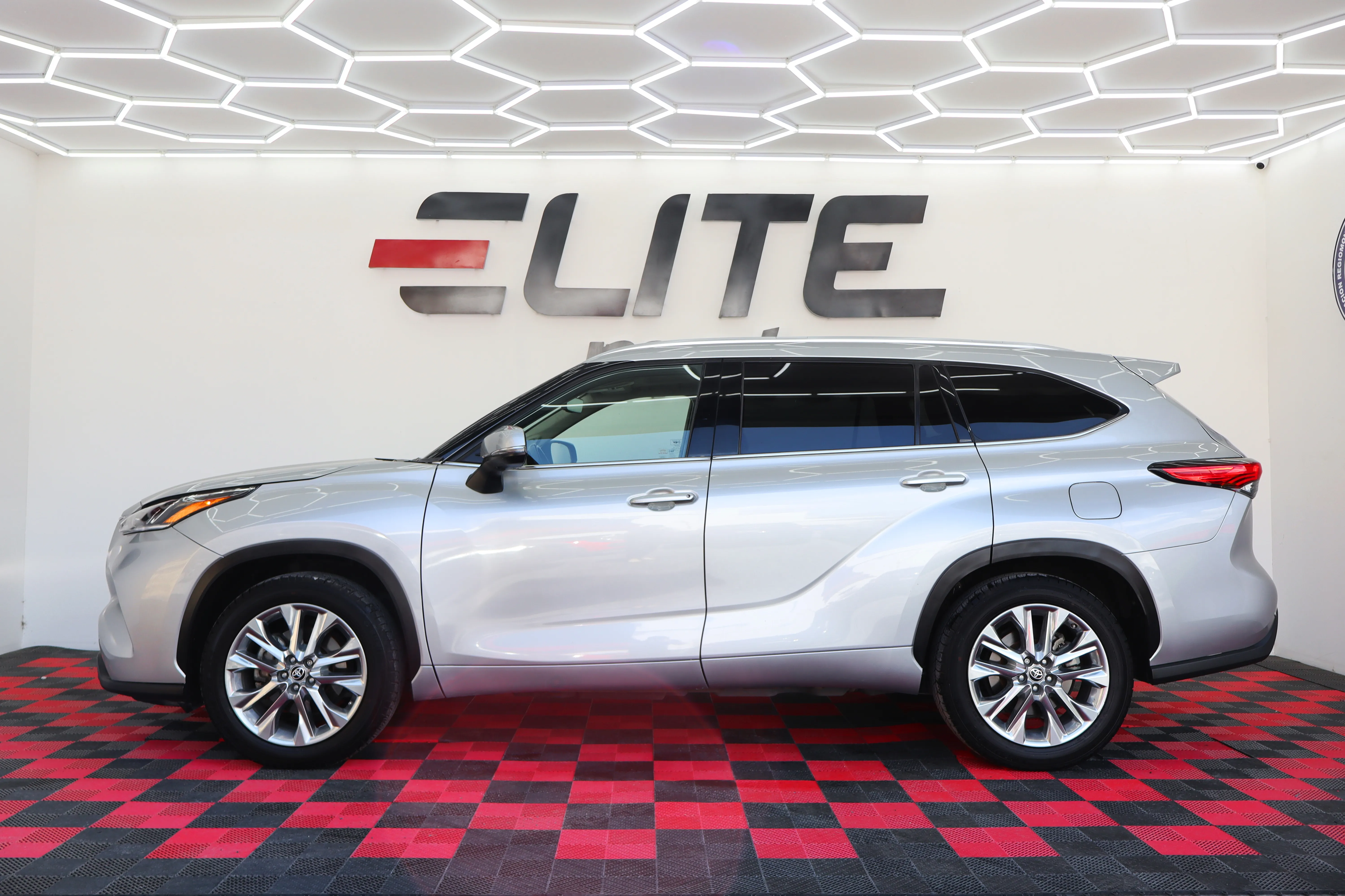 Toyota Highlander Limited Hybrid 2023