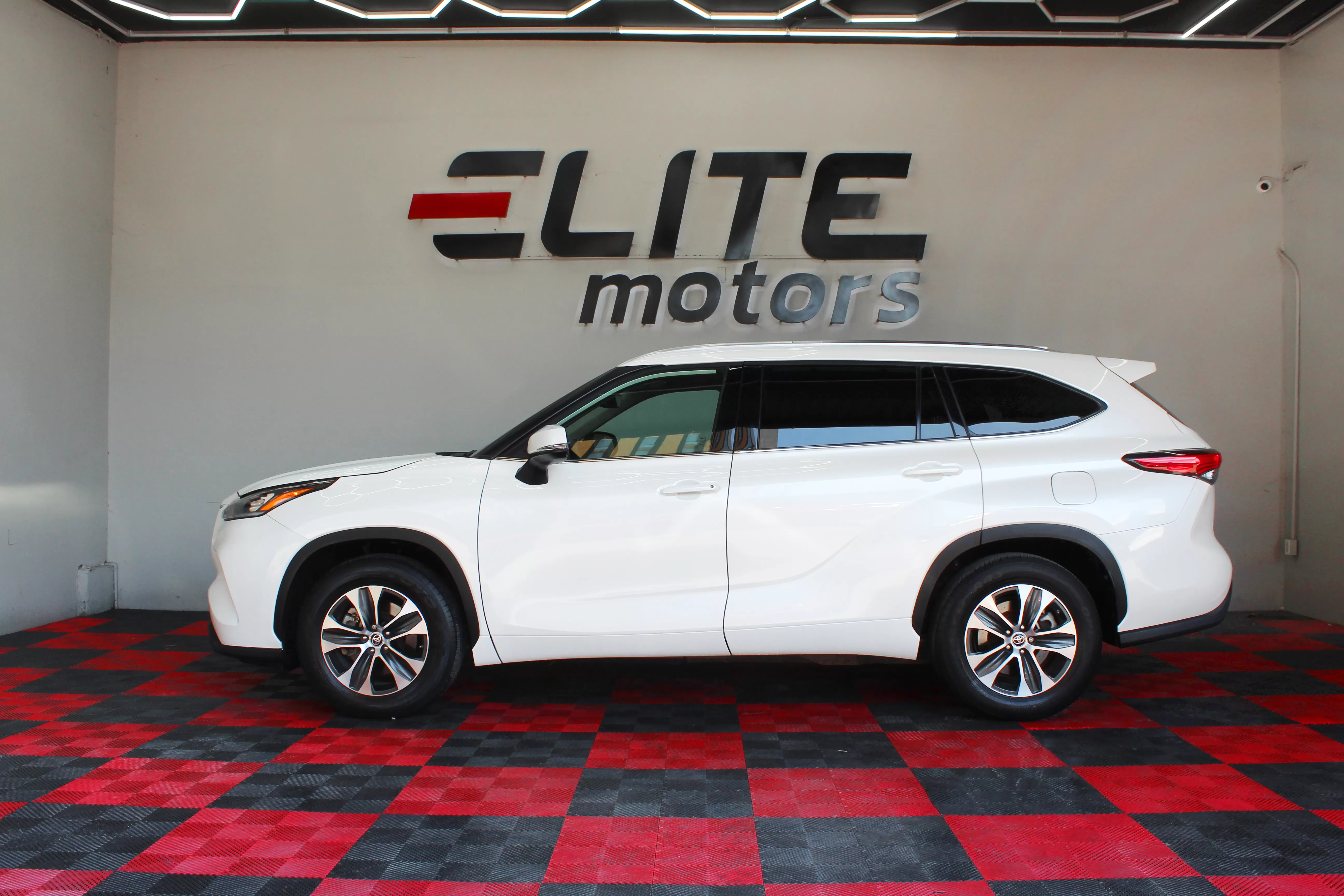 Toyota Highlander XLE 2021