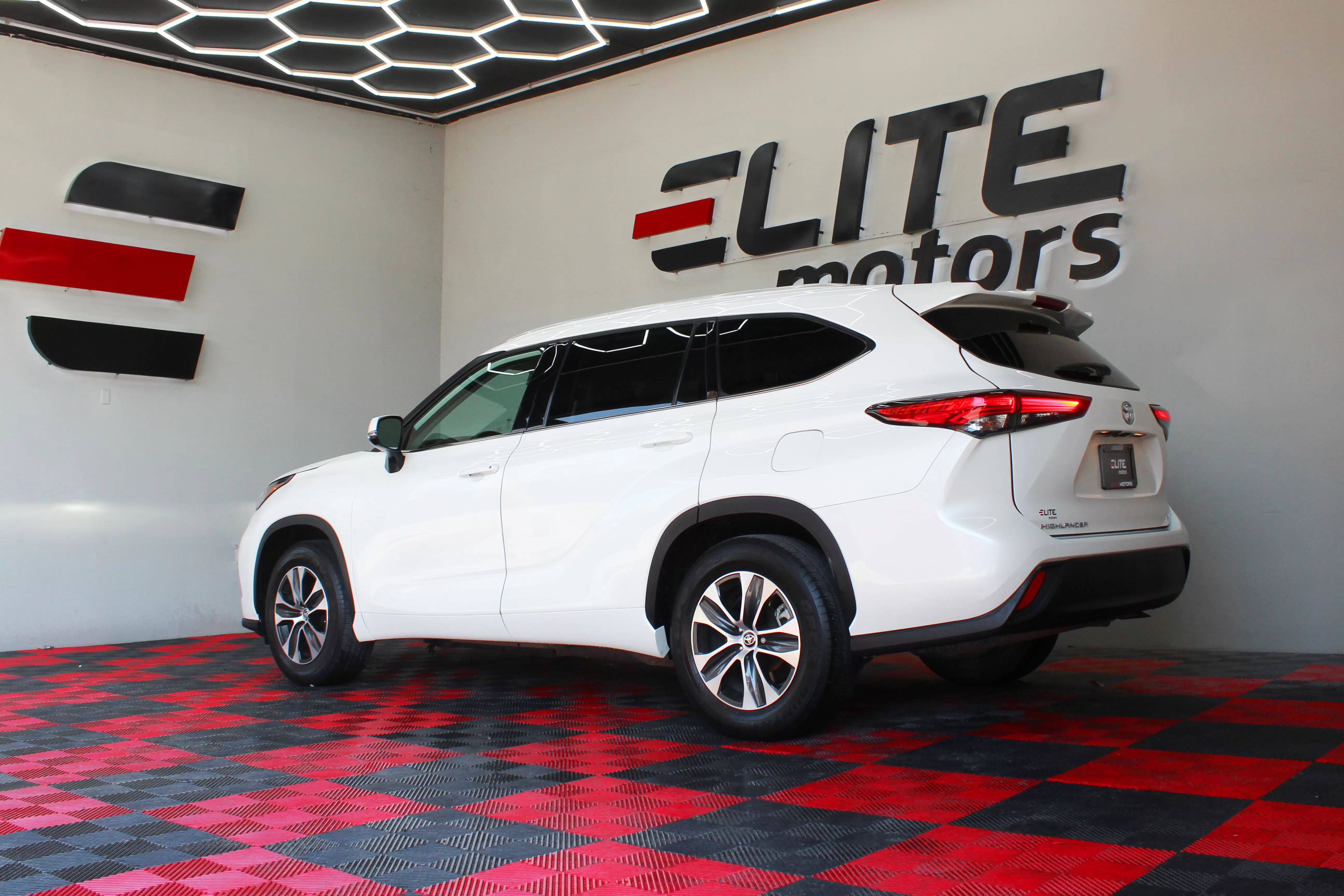 Toyota Highlander XLE 2021