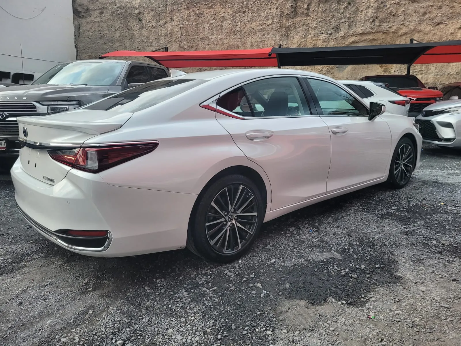 Toyota LEXUS ES H300 2022