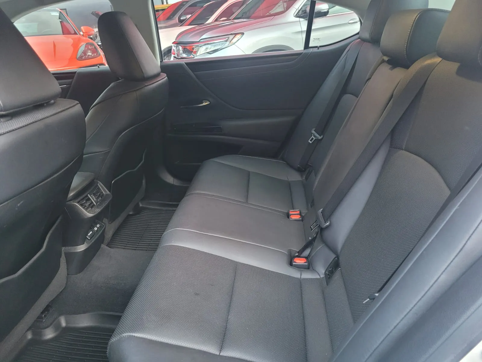 Toyota LEXUS ES H300 2022