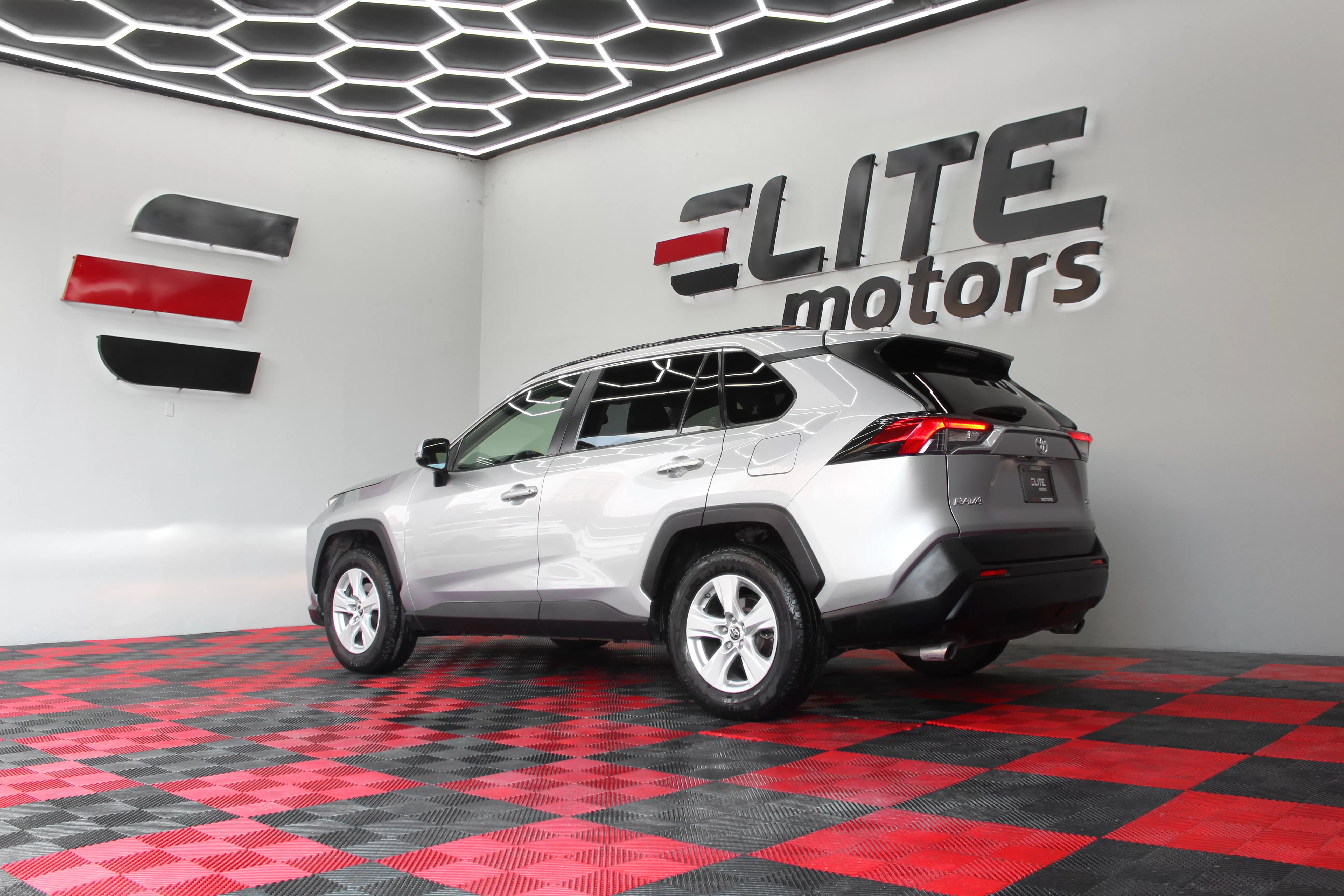 Toyota RAV4 XLE 2019