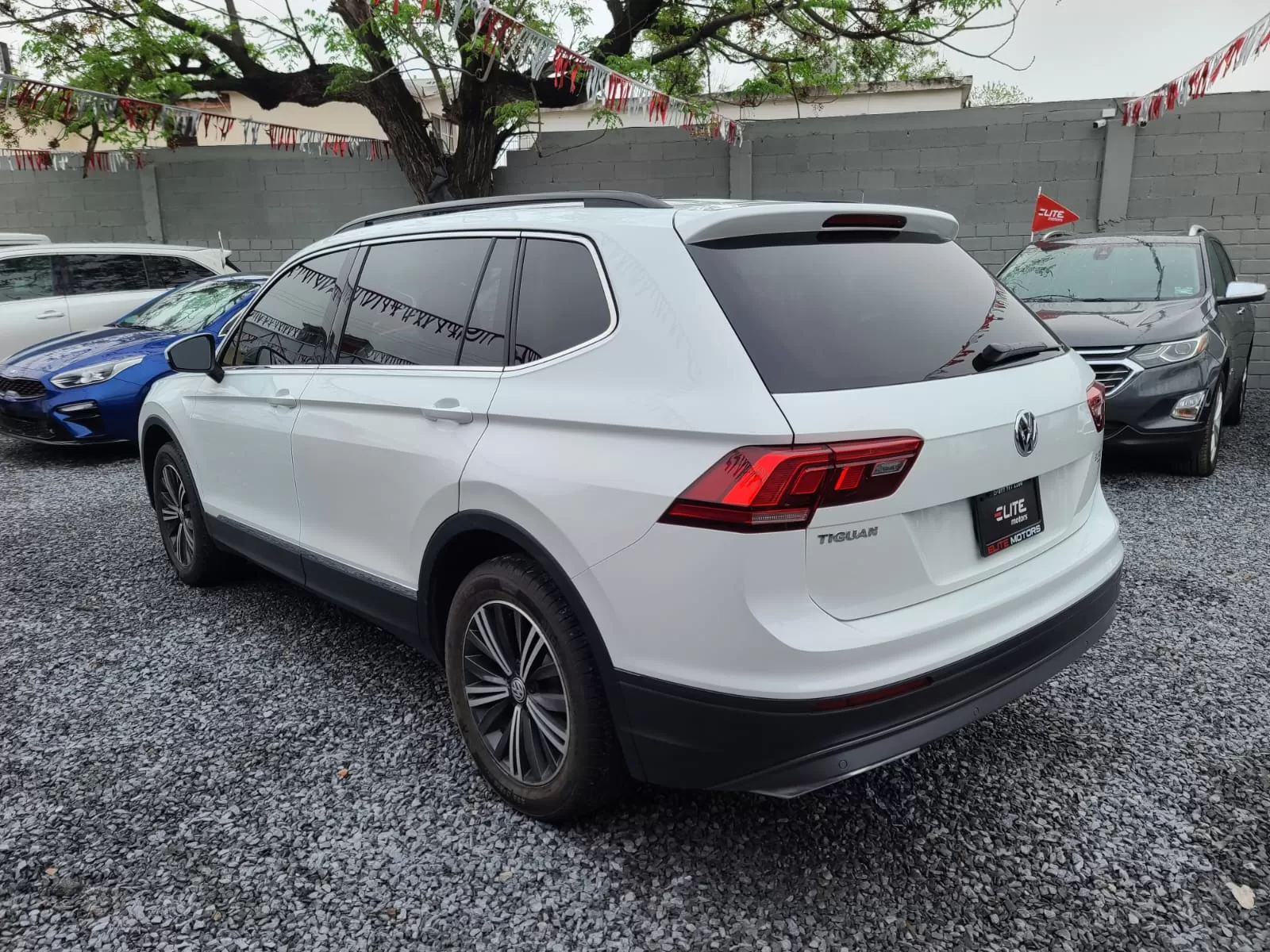 Volkswagen Tiguan Comfortline 7 Pasajeros 2019