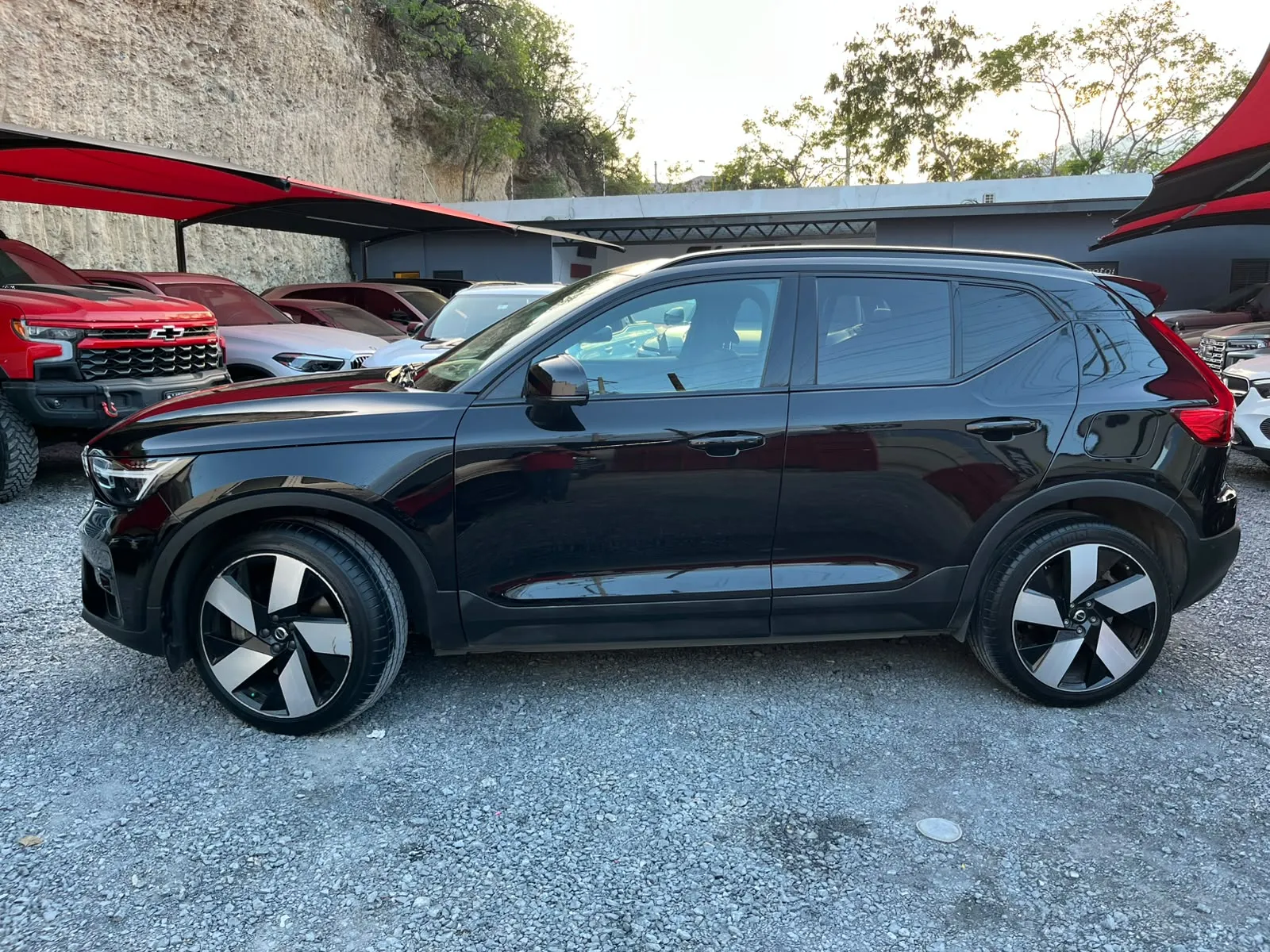 Volvo XC40 BEV ELÉCTRICO TWIN 2023