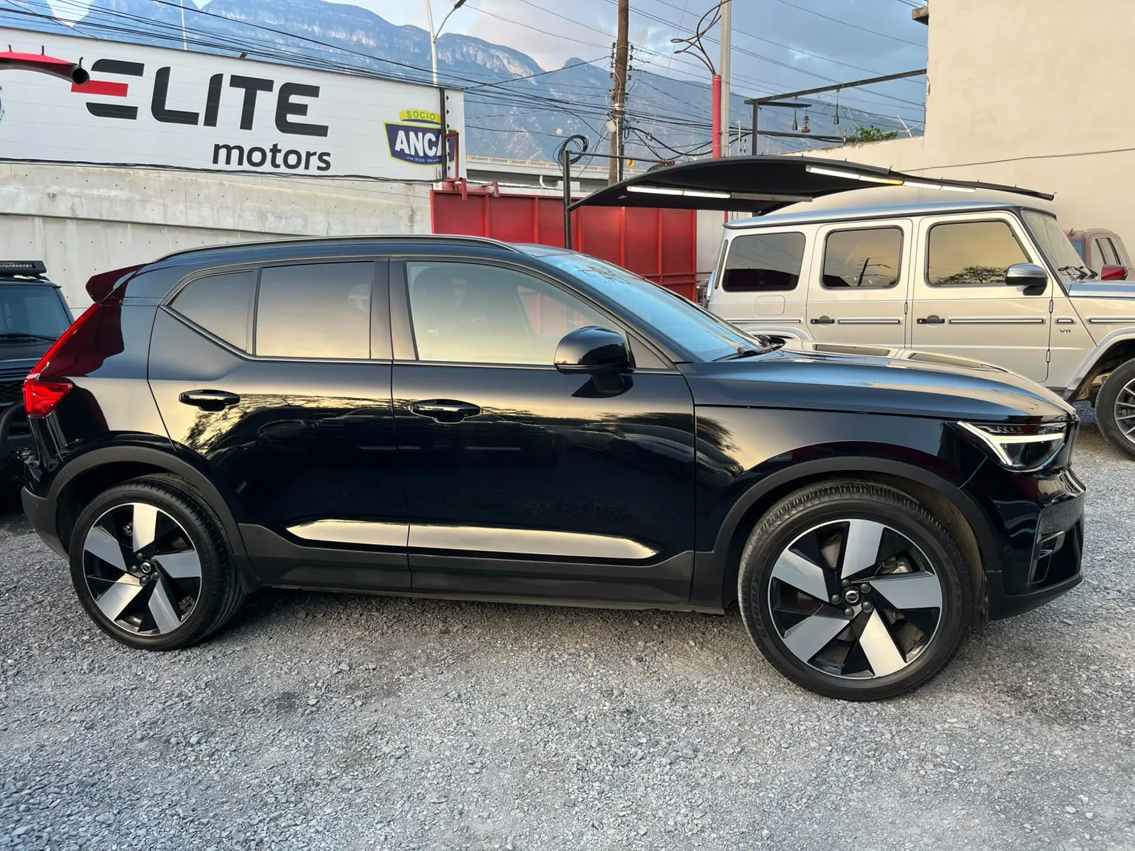 Volvo XC40 BEV ELÉCTRICO TWIN 2023